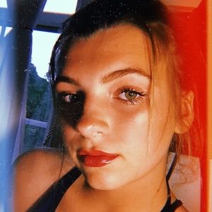 Meet your Posher, Claire